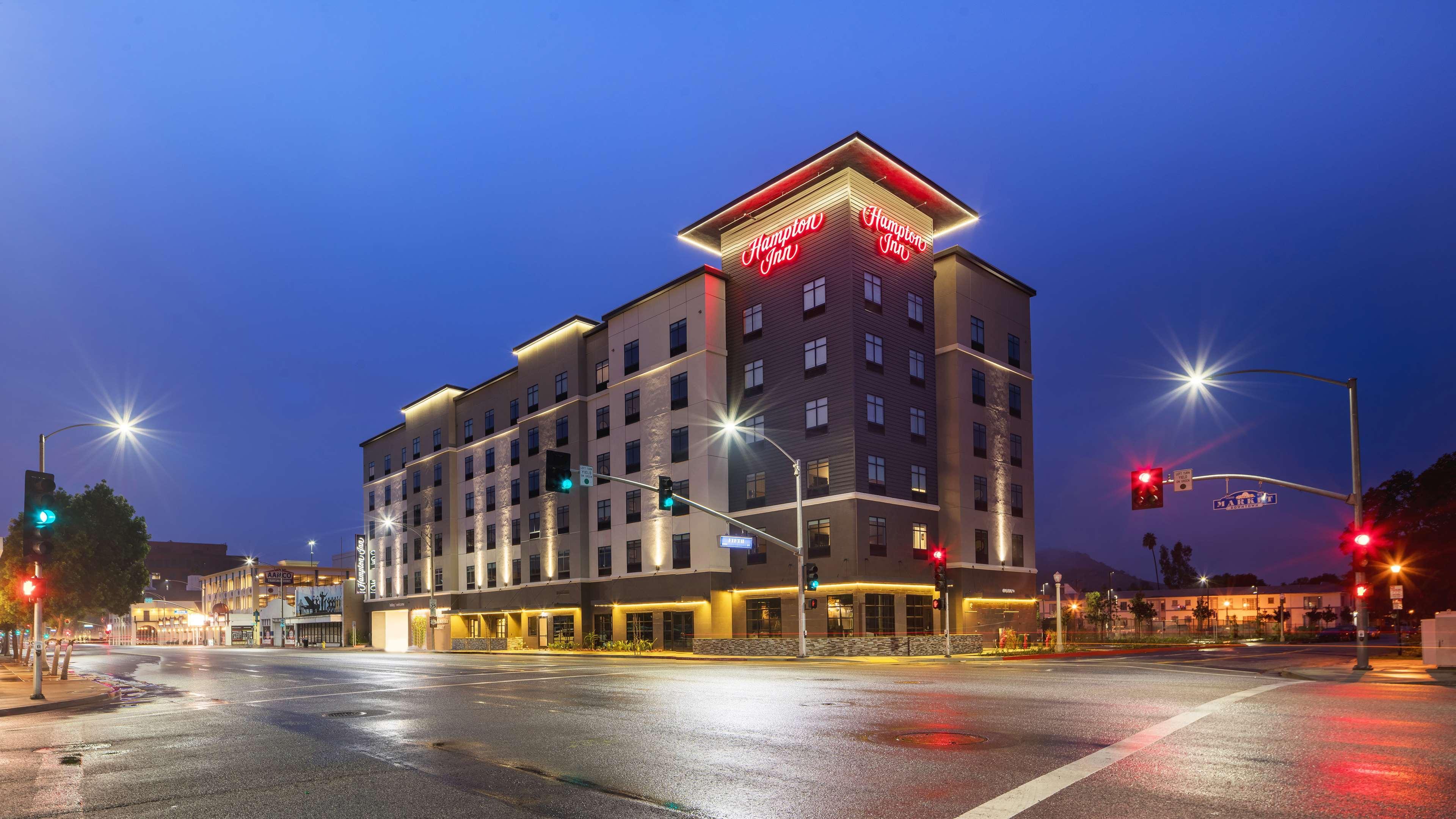 Hampton Inn Riverside Downtown Exteriér fotografie